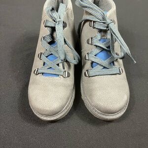 Carter's hiking boots